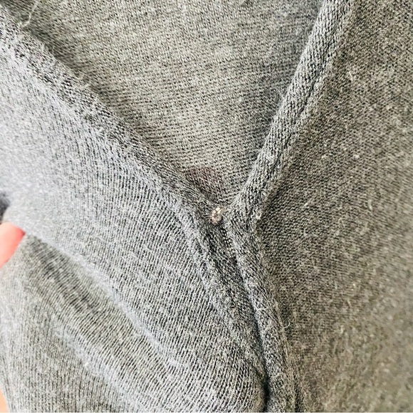 Free People V-Neck Long Sleeve Wrap Style Top Gray Sz Small - Picture 8 of 11